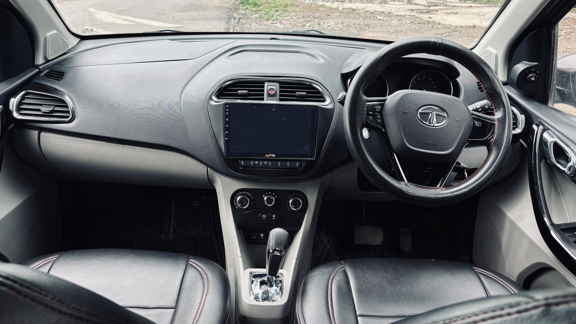 View 2019 Tata Tigor XZA Petrol AMT Image 3 Used 2019 Tata Tigor XZA Petrol AMT Image 3