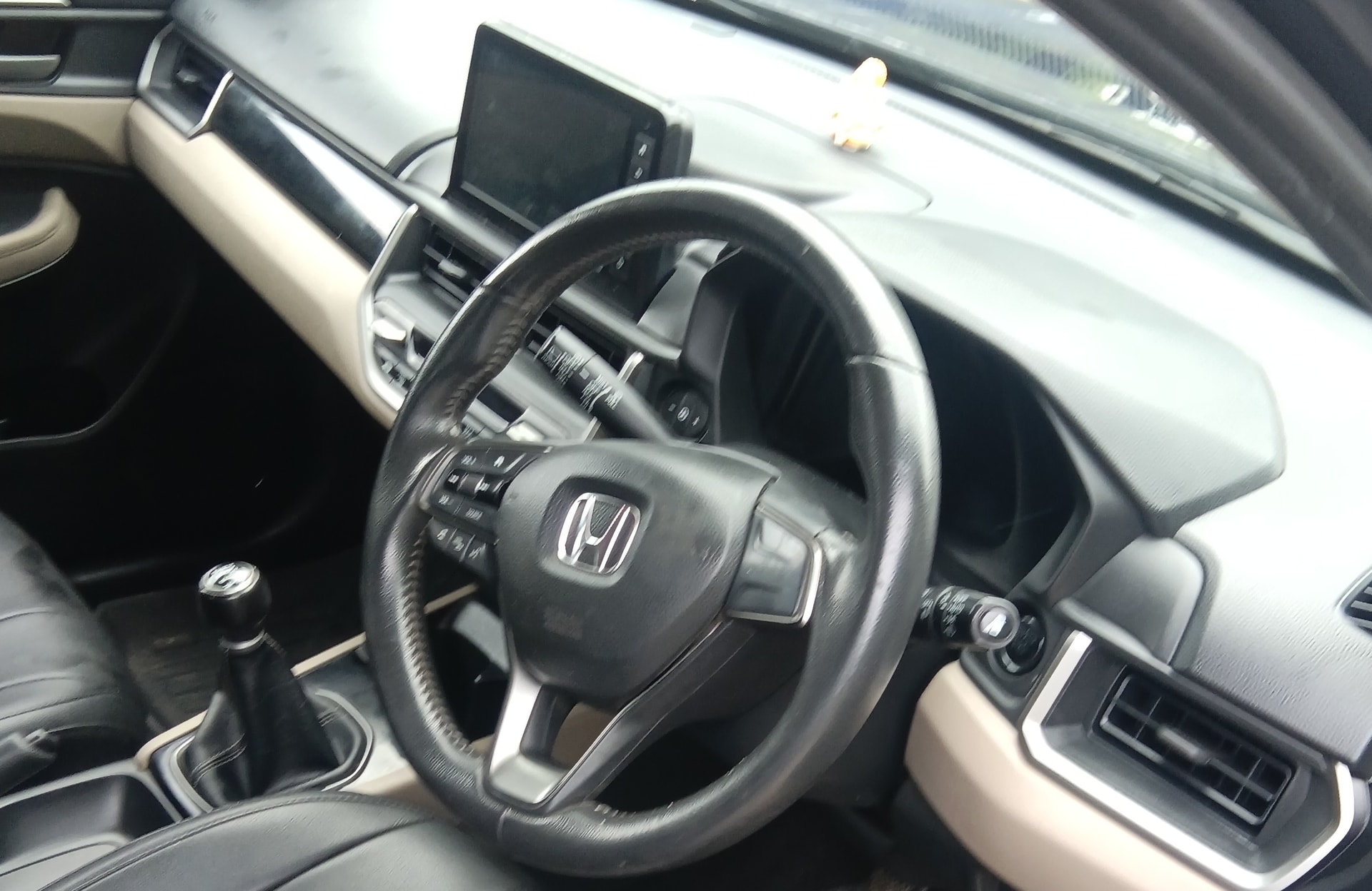 View 2024 Honda Elevate VX Image 9 Used 2024 Honda Elevate VX Image 9
