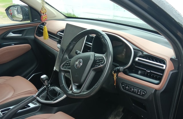 View MG Hector Plus Image 9 Used MG Hector Plus Image 9