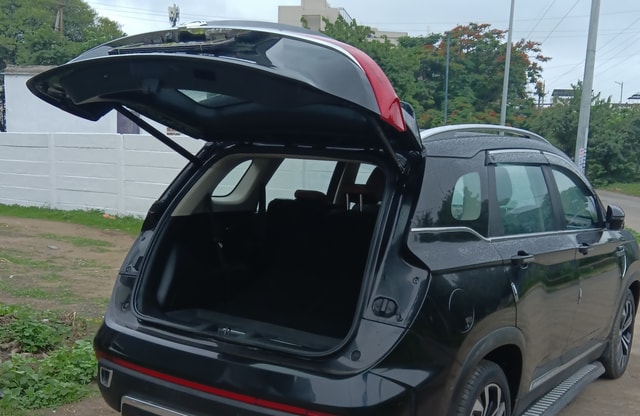 View MG Hector Plus Image 15 Used MG Hector Plus Image 15