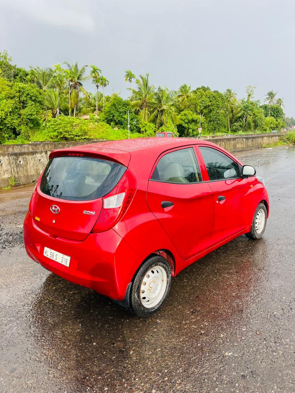 View 2018 Hyundai EON Era Plus Image 11 Used 2018 Hyundai EON Era Plus Image 11