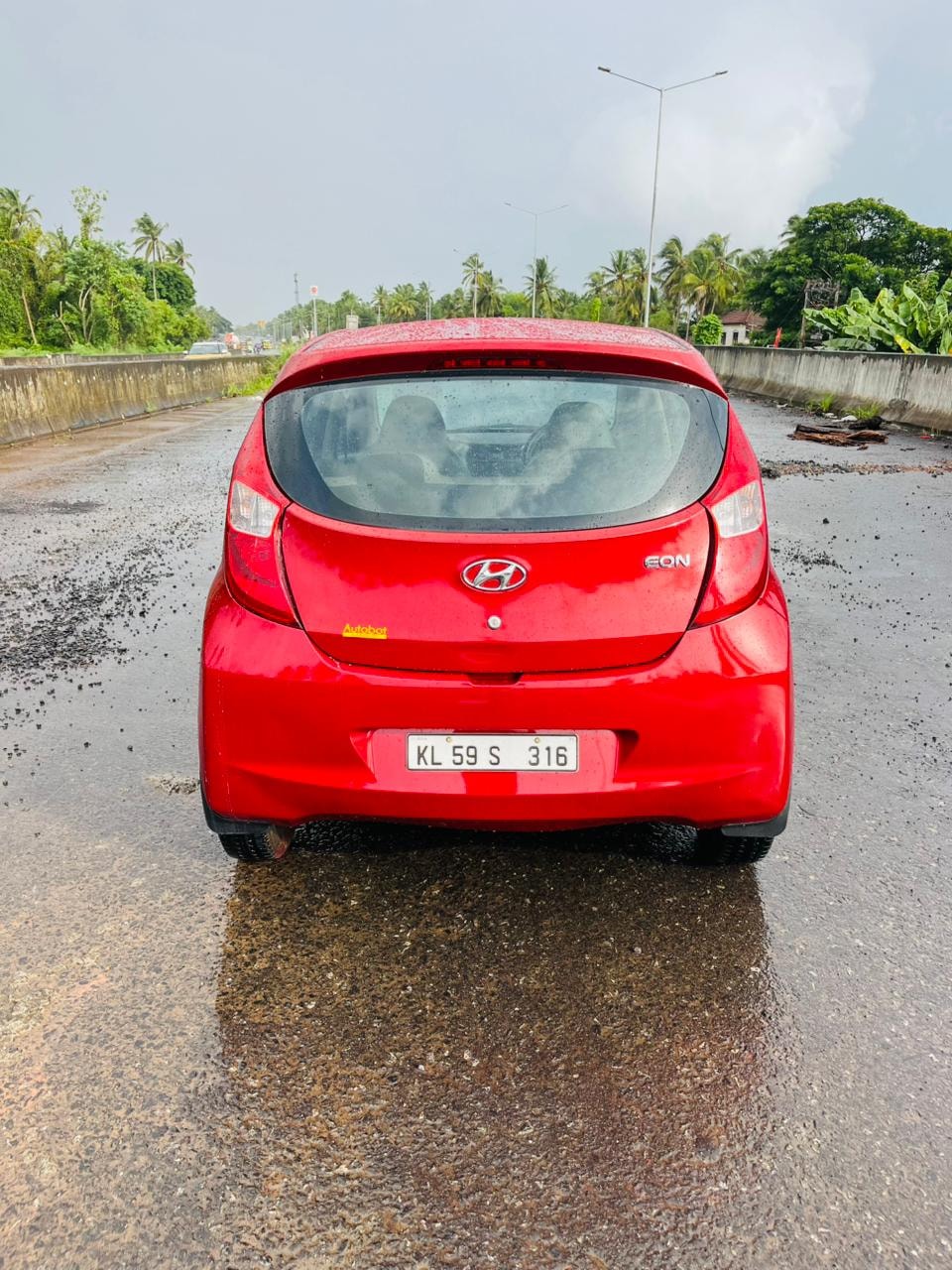 View 2018 Hyundai EON Era Plus Image 4 Used 2018 Hyundai EON Era Plus Image 4
