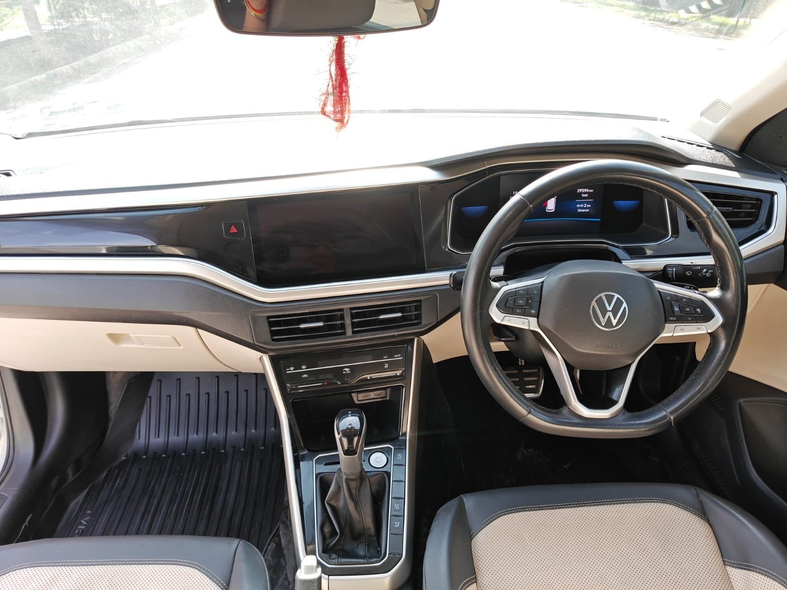 View 2022 Volkswagen Virtus Topline 1.0 TSI MT Image 9 Used 2022 Volkswagen Virtus Topline 1.0 TSI MT Image 9