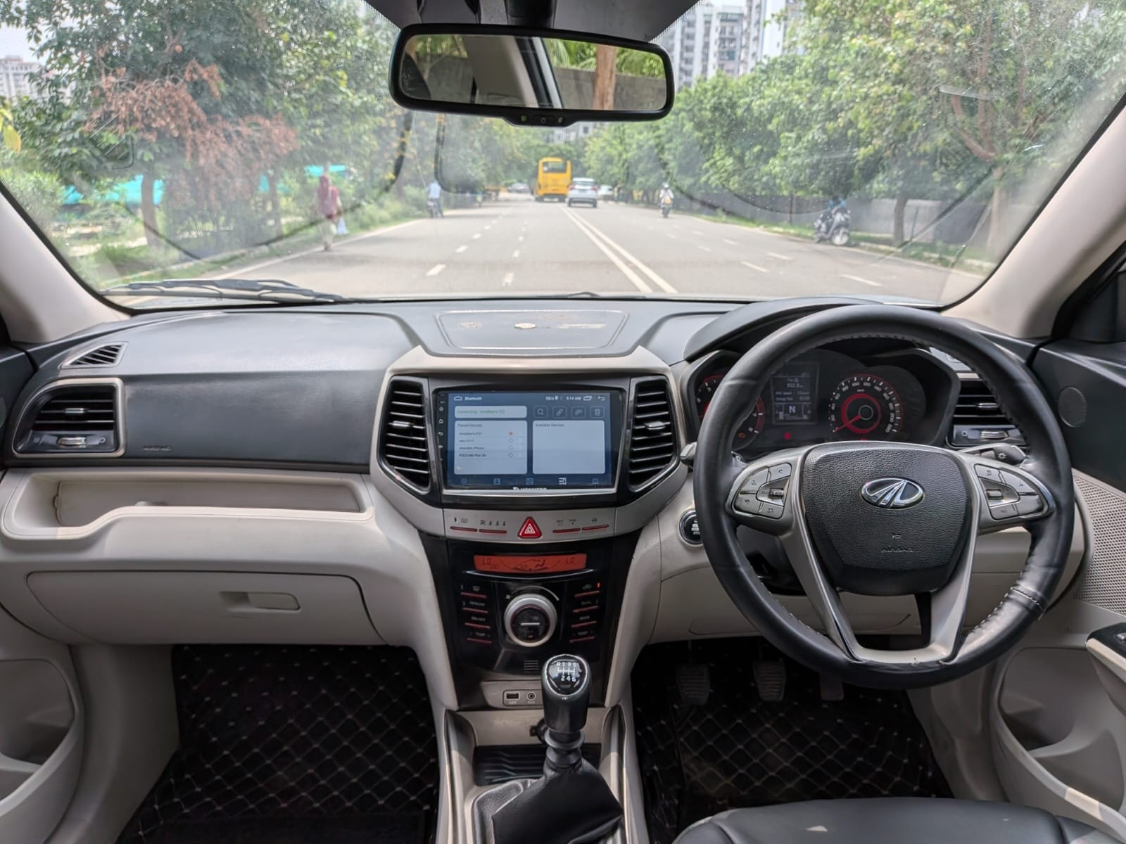 View 2019 Mahindra XUV300 W8 (O) Petrol BS IV Image 9 Used 2019 Mahindra XUV300 W8 (O) Petrol BS IV Image 9