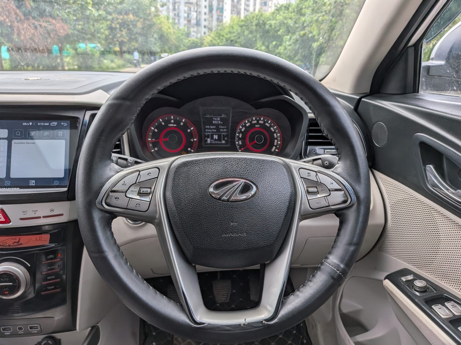 View 2019 Mahindra XUV300 W8 (O) Petrol BS IV Image 11 Used 2019 Mahindra XUV300 W8 (O) Petrol BS IV Image 11