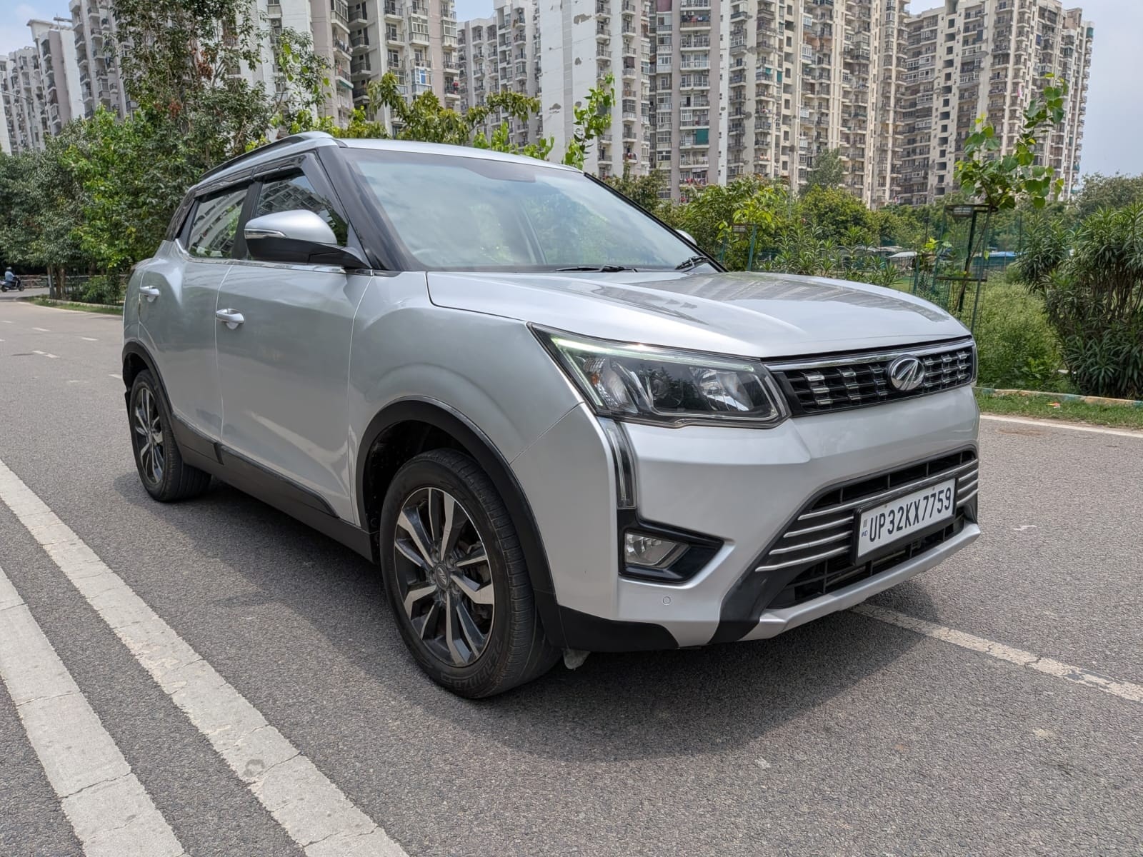 View 2019 Mahindra XUV300 W8 (O) Petrol BS IV Image 12 Used 2019 Mahindra XUV300 W8 (O) Petrol BS IV Image 12