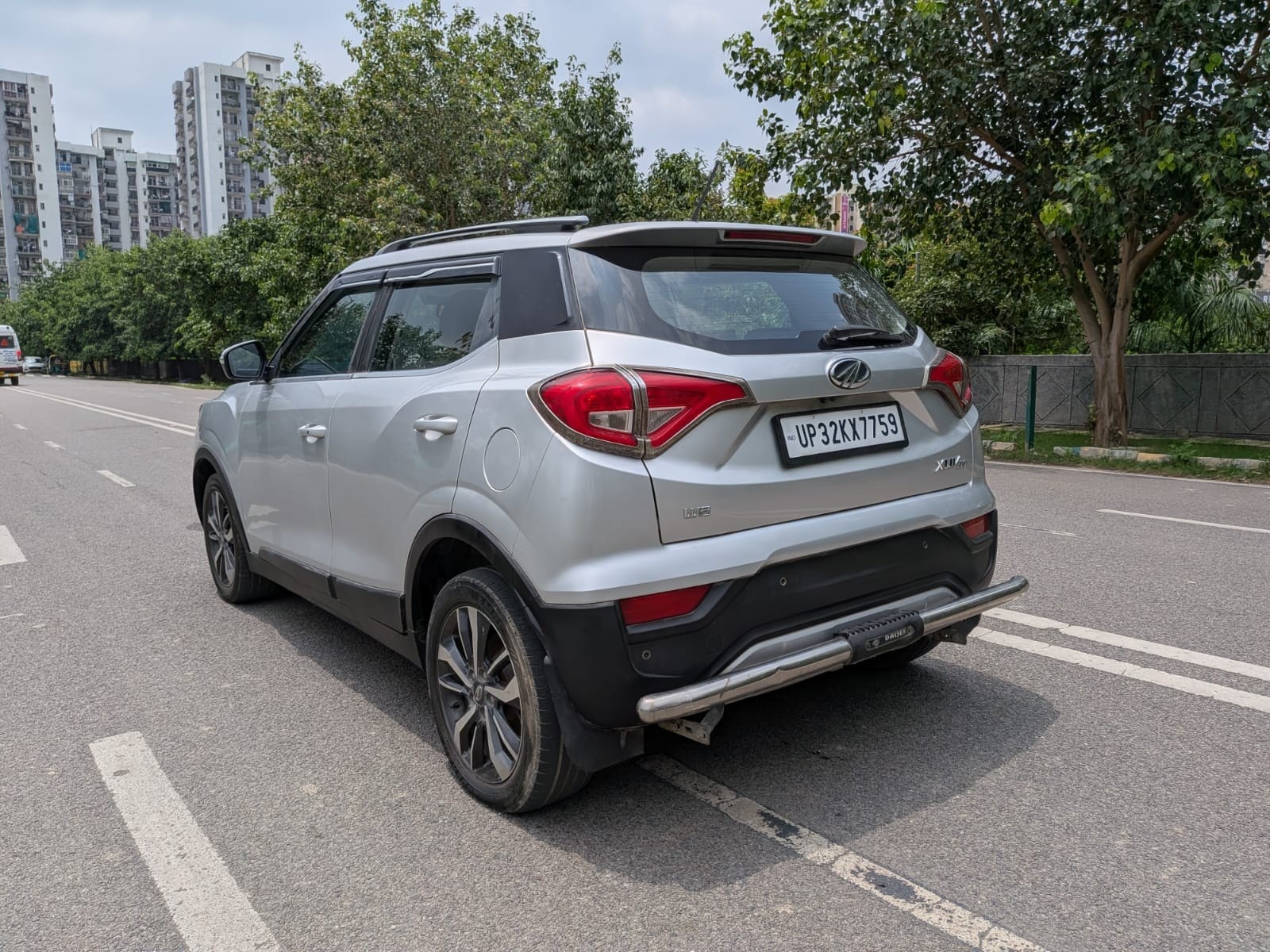 View 2019 Mahindra XUV300 W8 (O) Petrol BS IV Image 10 Used 2019 Mahindra XUV300 W8 (O) Petrol BS IV Image 10