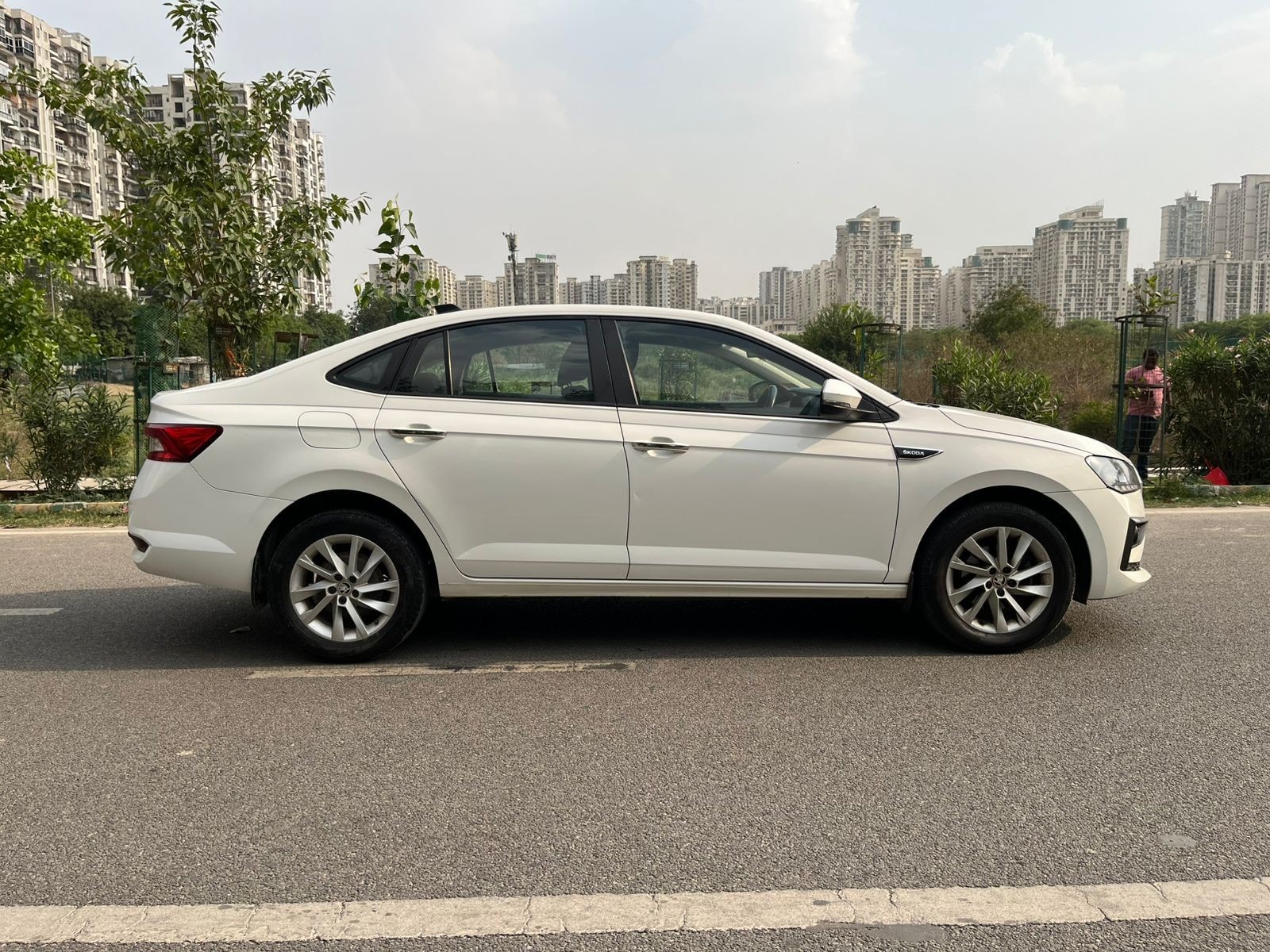 View 2022 Skoda Slavia Ambition 1.0 TSI AT Image 8 Used 2022 Skoda Slavia Ambition 1.0 TSI AT Image 8