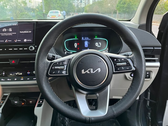 View Kia Carens Image 11 Used Kia Carens Image 11