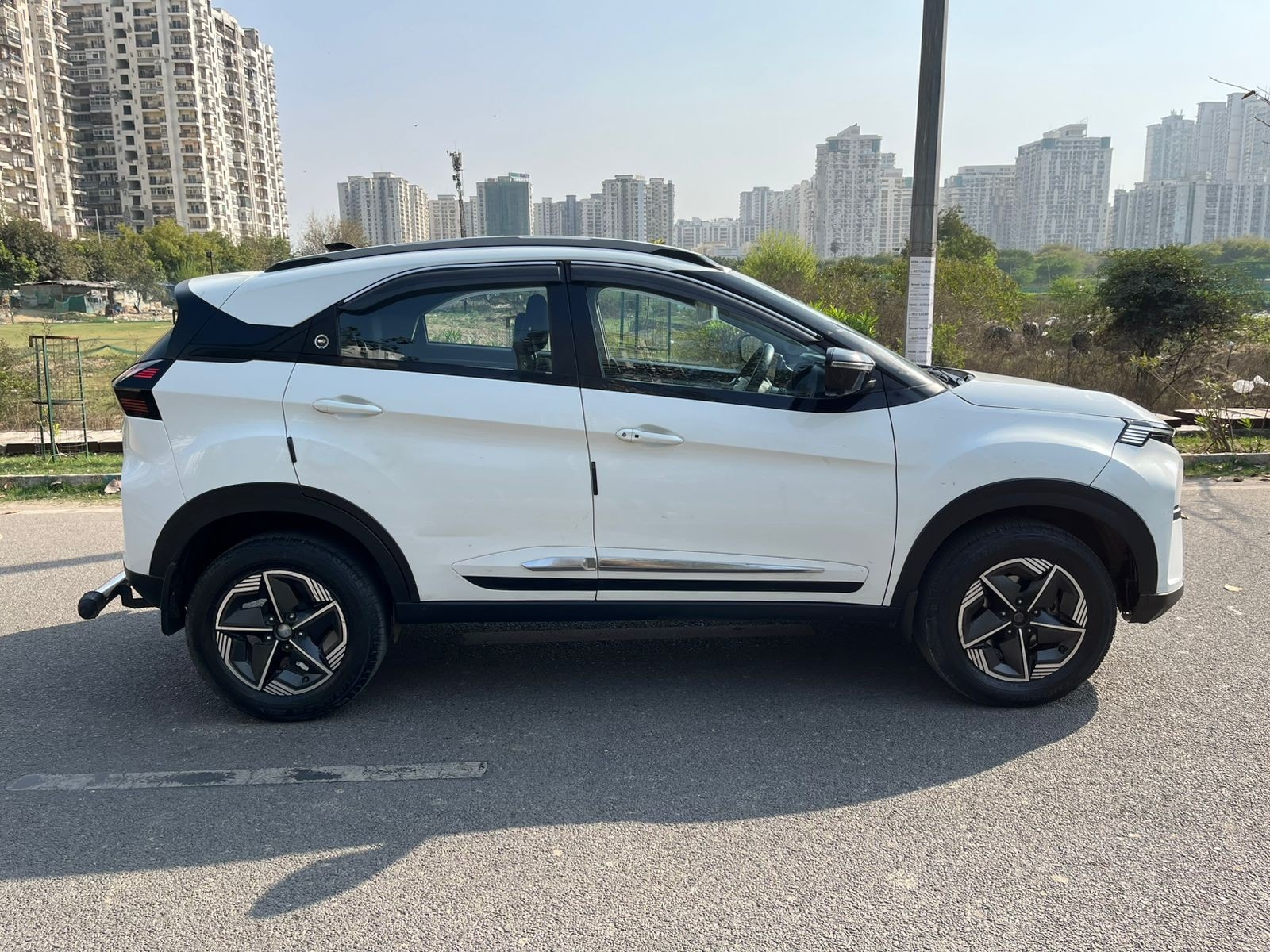 View 2024 Tata Nexon 1.2 Revotron Creative Plus DCA Image 8 Used 2024 Tata Nexon 1.2 Revotron Creative Plus DCA Image 8
