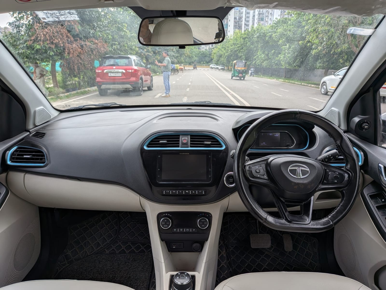 View 2023 Tata Tiago EV XZ Plus Tech Lux Long Range Image 9 Used 2023 Tata Tiago EV XZ Plus Tech Lux Long Range Image 9