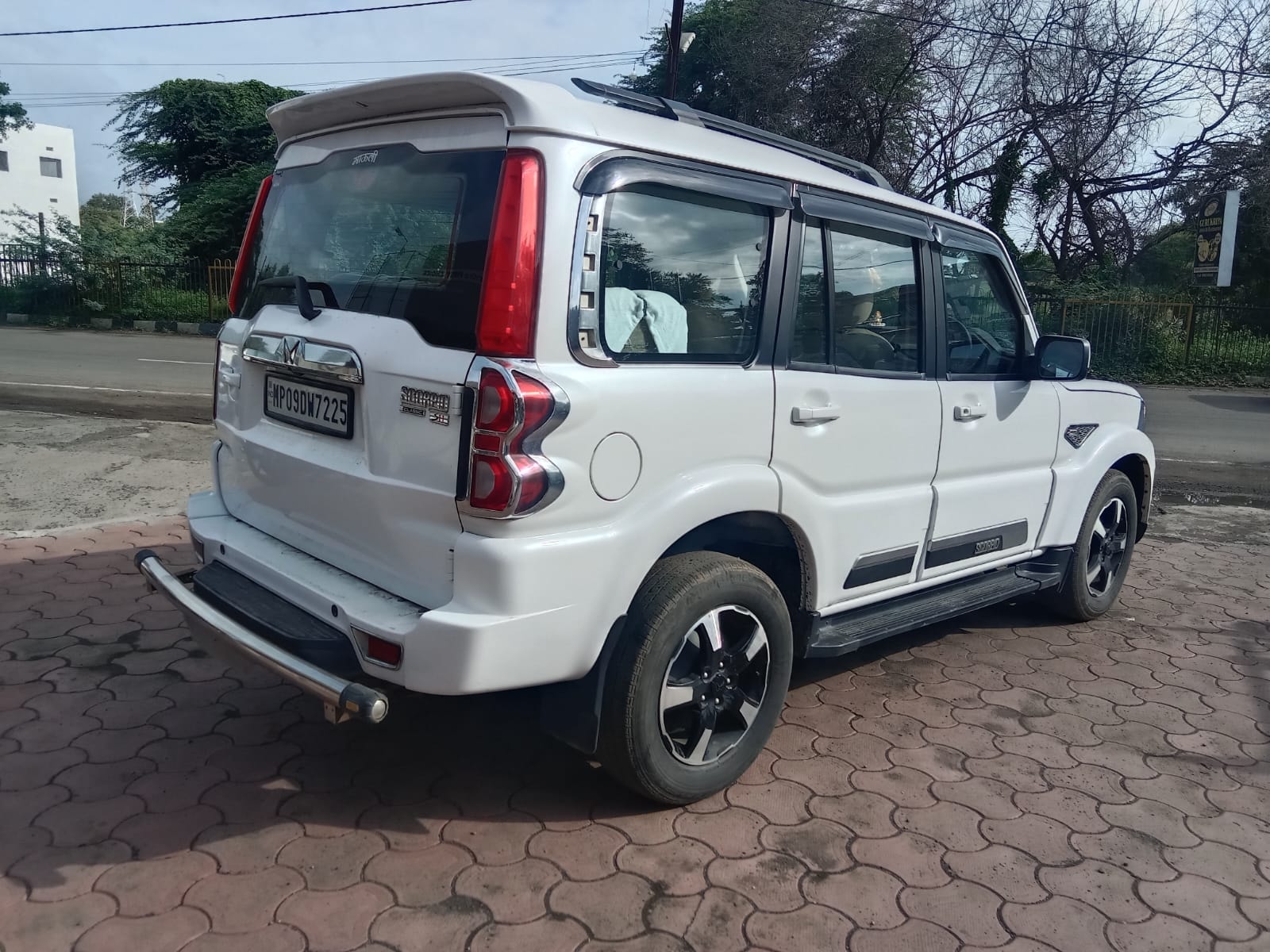 View 2024 Mahindra Scorpio Classic S11 CC 7 Seater Image 14 Used 2024 Mahindra Scorpio Classic S11 CC 7 Seater Image 14