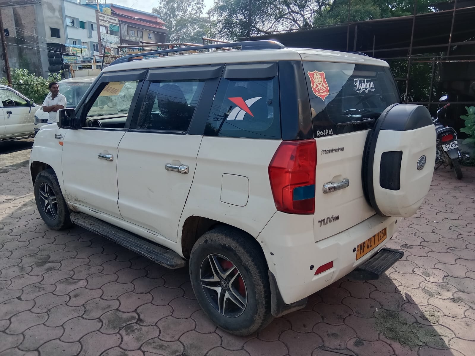 View 2019 Mahindra TUV300 T8 100HP Image 10 Used 2019 Mahindra TUV300 T8 100HP Image 10