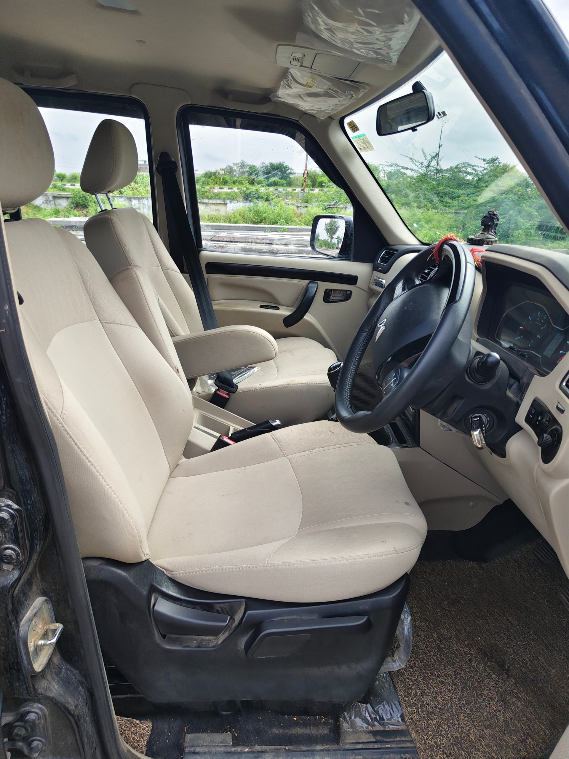 View 2023 Mahindra Scorpio Classic S11 CC 7 Seater Image 13 Used 2023 Mahindra Scorpio Classic S11 CC 7 Seater Image 13