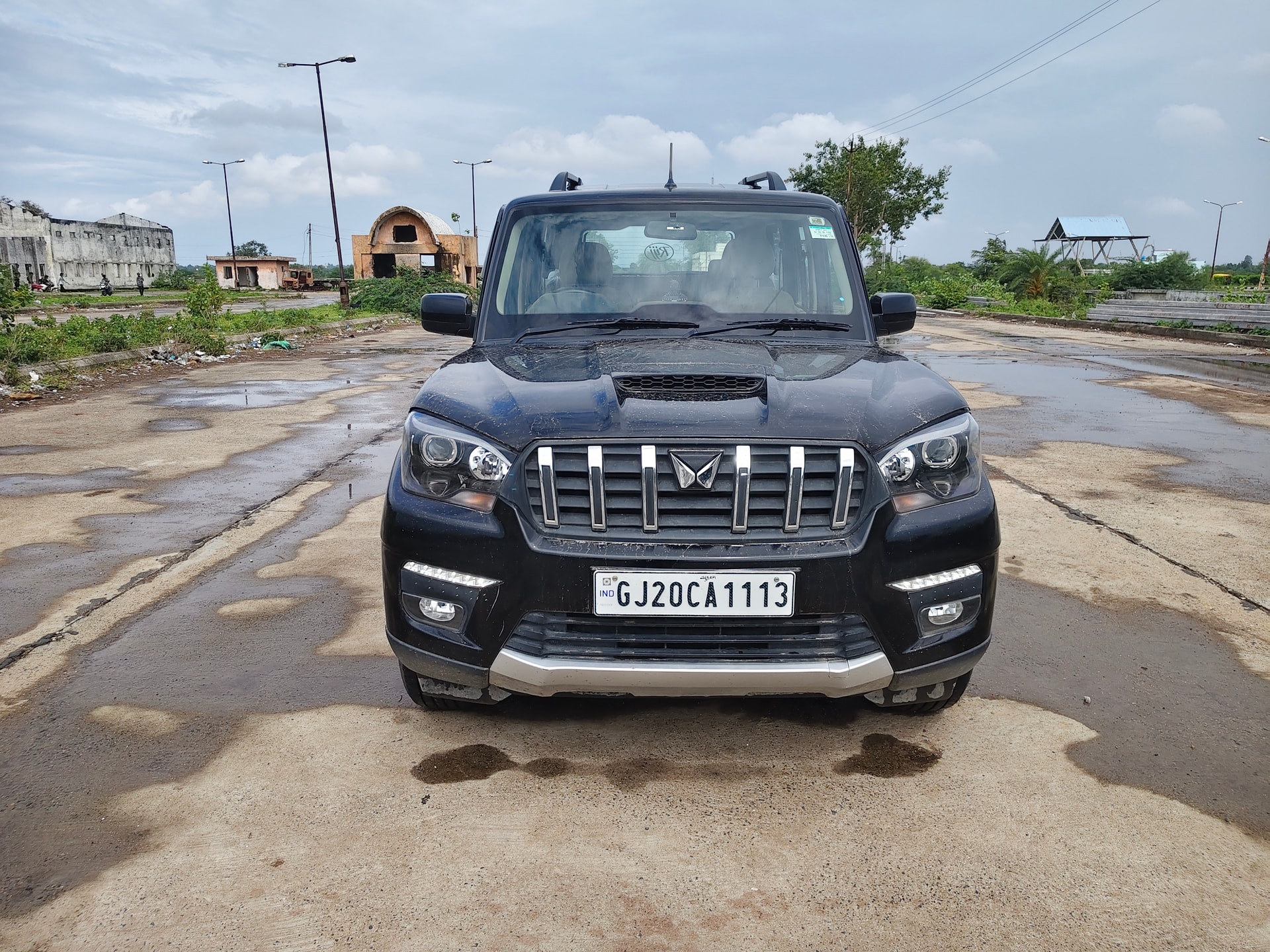 View 2023 Mahindra Scorpio Classic S11 CC 7 Seater Image 2 Used 2023 Mahindra Scorpio Classic S11 CC 7 Seater Image 2