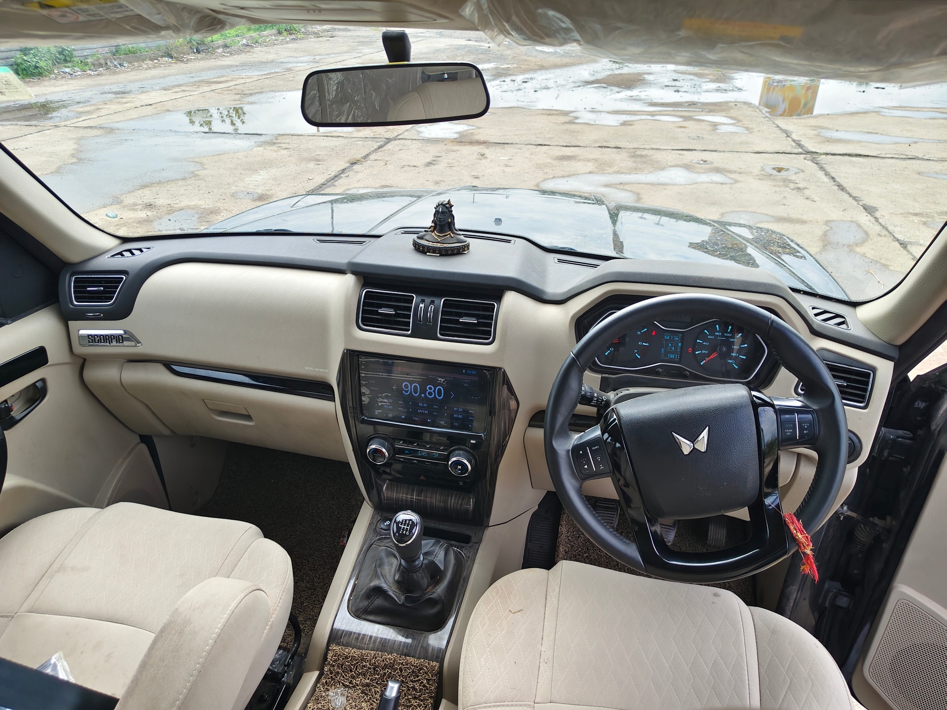 View 2023 Mahindra Scorpio Classic S11 CC 7 Seater Image 9 Used 2023 Mahindra Scorpio Classic S11 CC 7 Seater Image 9