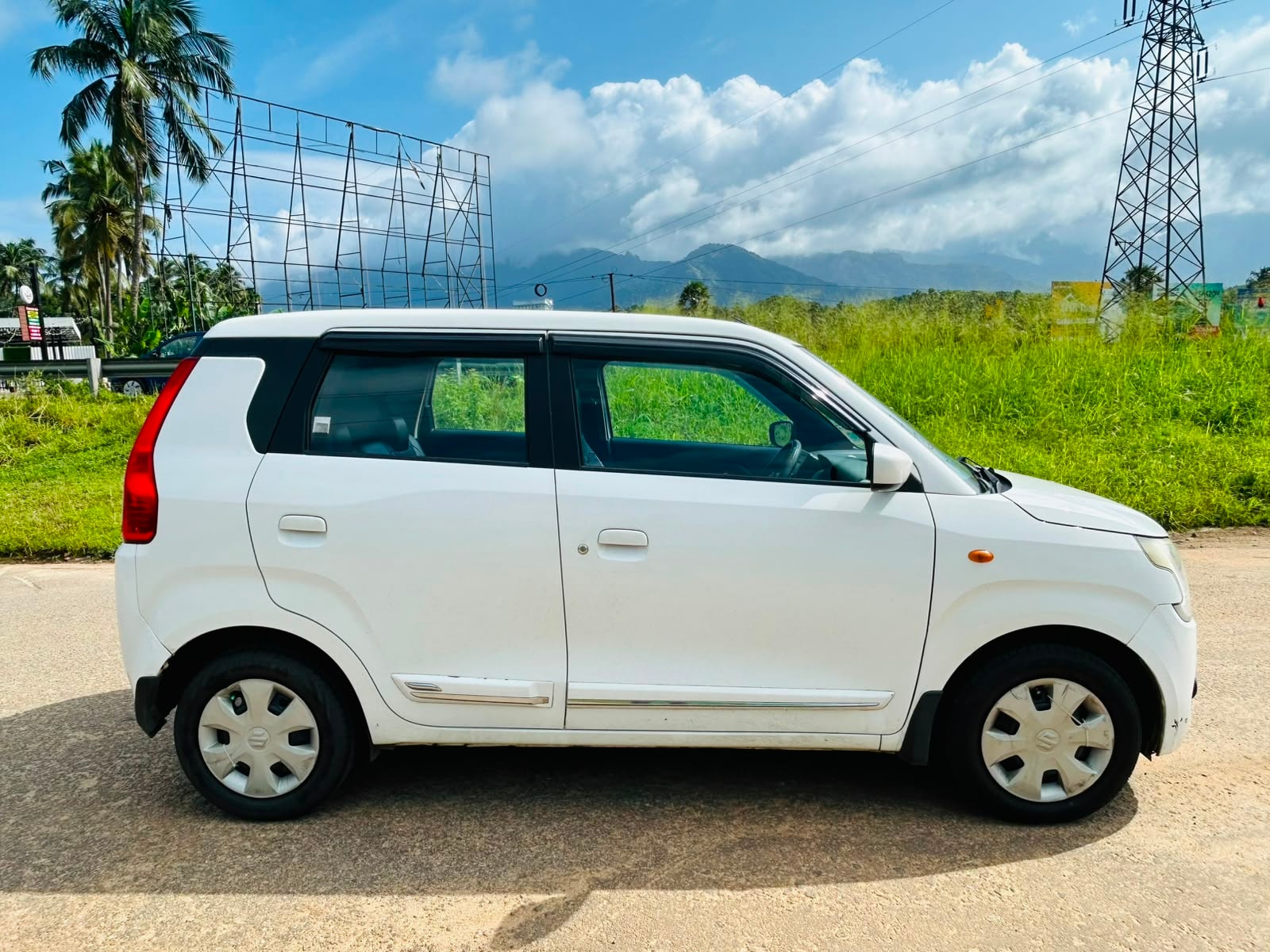 View 2021 Maruti Suzuki Wagon R VXI AMT 1.2 (O) Image 8 Used 2021 Maruti Suzuki Wagon R VXI AMT 1.2 (O) Image 8