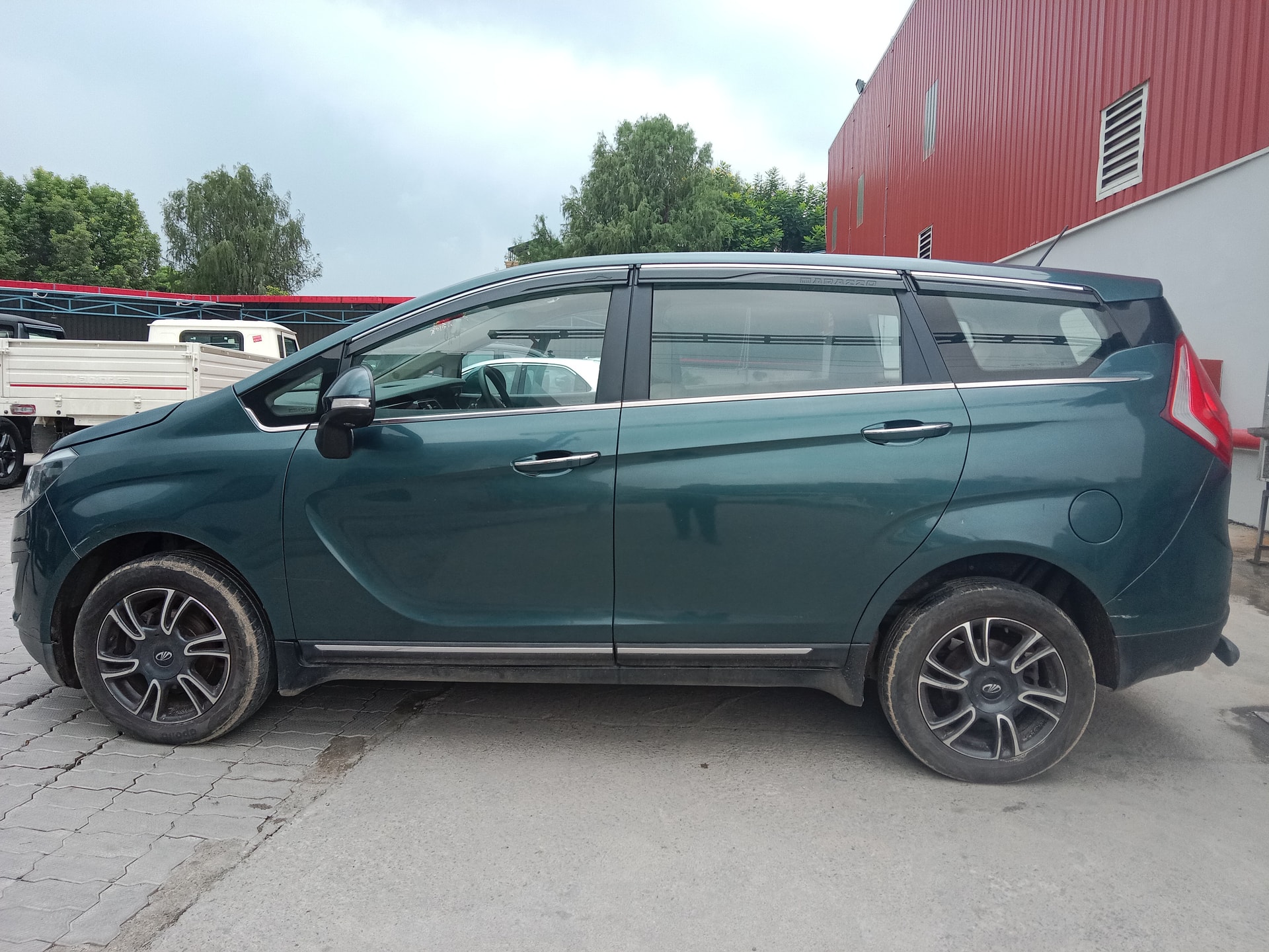 View 2018 Mahindra Marazzo M8 7-Seater Image 6 Used 2018 Mahindra Marazzo M8 7-Seater Image 6