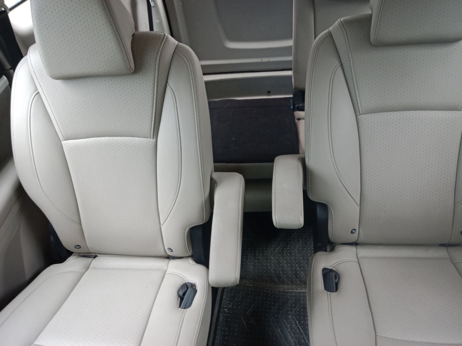 View 2018 Mahindra Marazzo M8 7-Seater Image 5 Used 2018 Mahindra Marazzo M8 7-Seater Image 5