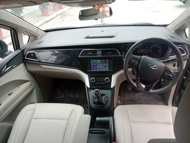 View Mahindra Marazzo Image 3 Used Mahindra Marazzo Image 3