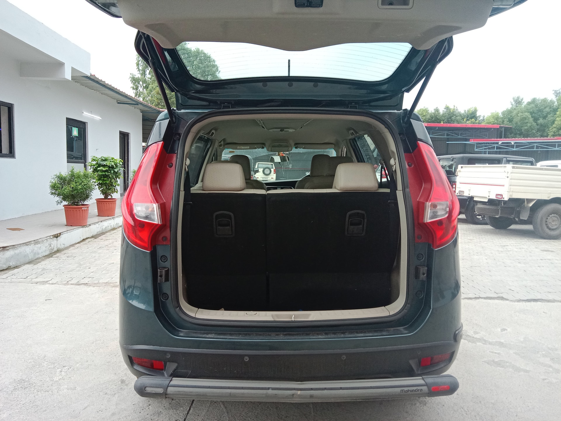 View 2018 Mahindra Marazzo M8 7-Seater Image 17 Used 2018 Mahindra Marazzo M8 7-Seater Image 17