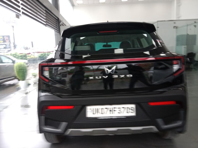View Mahindra XUV 3XO Image 4 Used Mahindra XUV 3XO Image 4