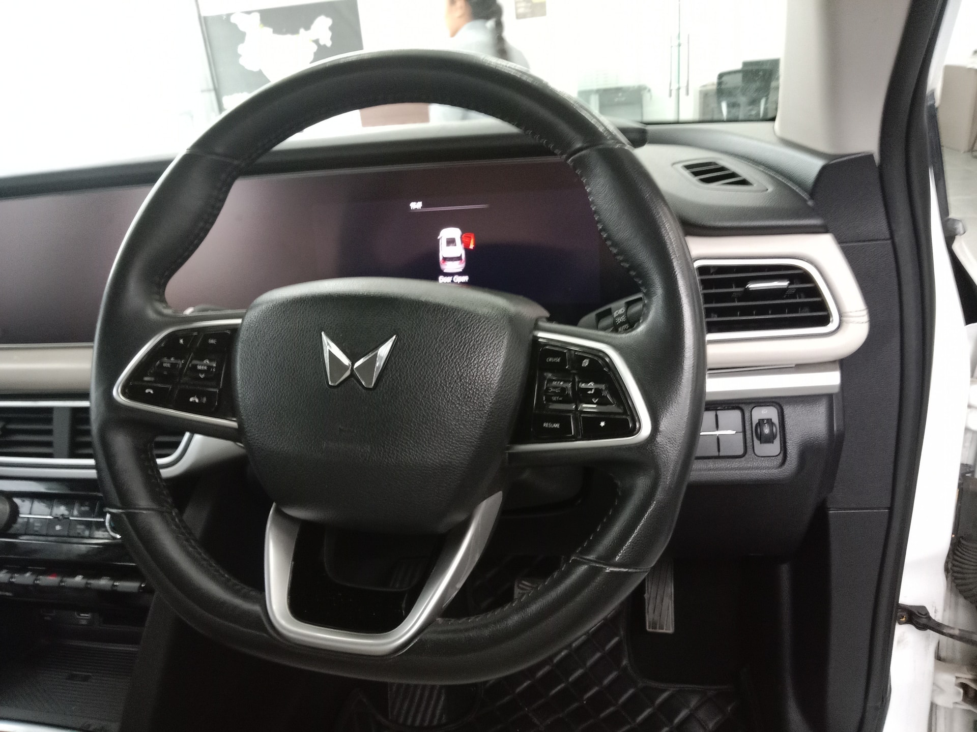 View 2025 Mahindra XUV 3XO MX2 Pro 1.2 L TCMPFi Image 11 Used 2025 Mahindra XUV 3XO MX2 Pro 1.2 L TCMPFi Image 11