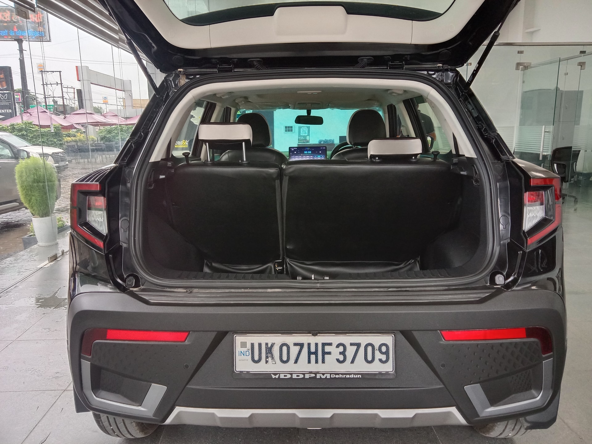 View 2025 Mahindra XUV 3XO MX2 Pro 1.2 L TCMPFi Image 17 Used 2025 Mahindra XUV 3XO MX2 Pro 1.2 L TCMPFi Image 17