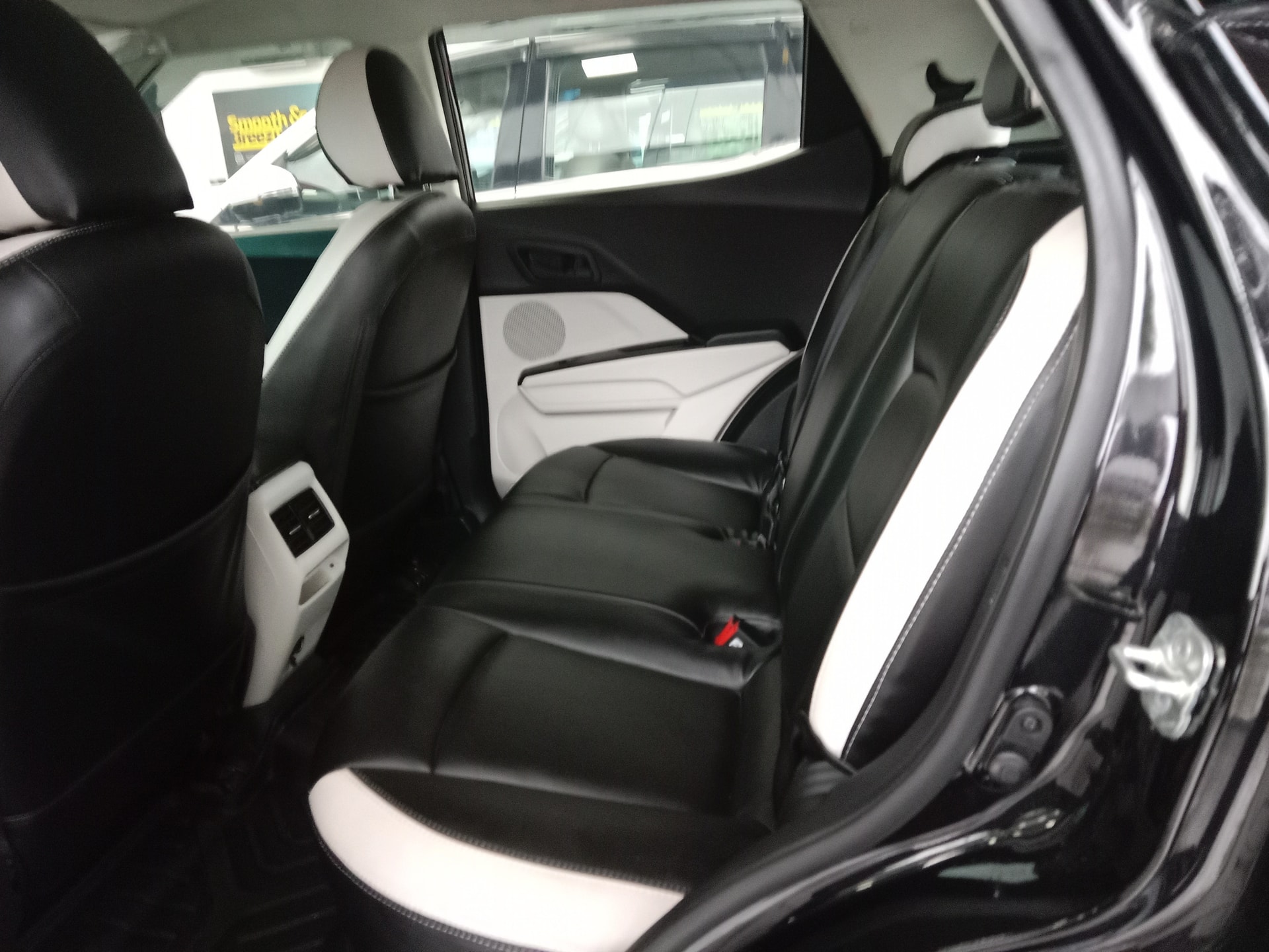 View 2025 Mahindra XUV 3XO MX2 Pro 1.2 L TCMPFi Image 15 Used 2025 Mahindra XUV 3XO MX2 Pro 1.2 L TCMPFi Image 15