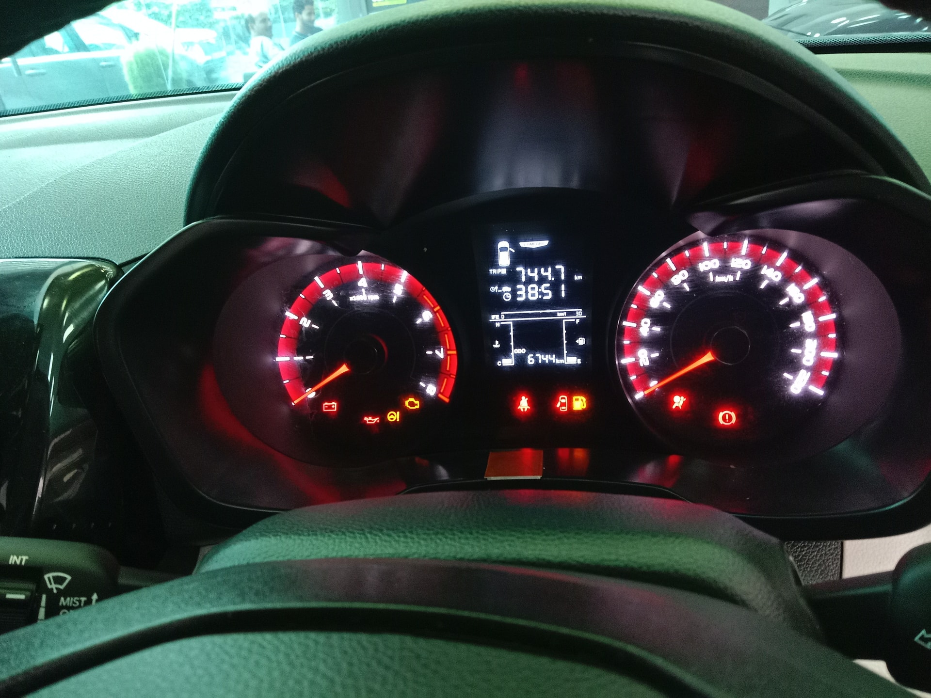 View 2025 Mahindra XUV 3XO MX2 Pro 1.2 L TCMPFi Image 7 Used 2025 Mahindra XUV 3XO MX2 Pro 1.2 L TCMPFi Image 7