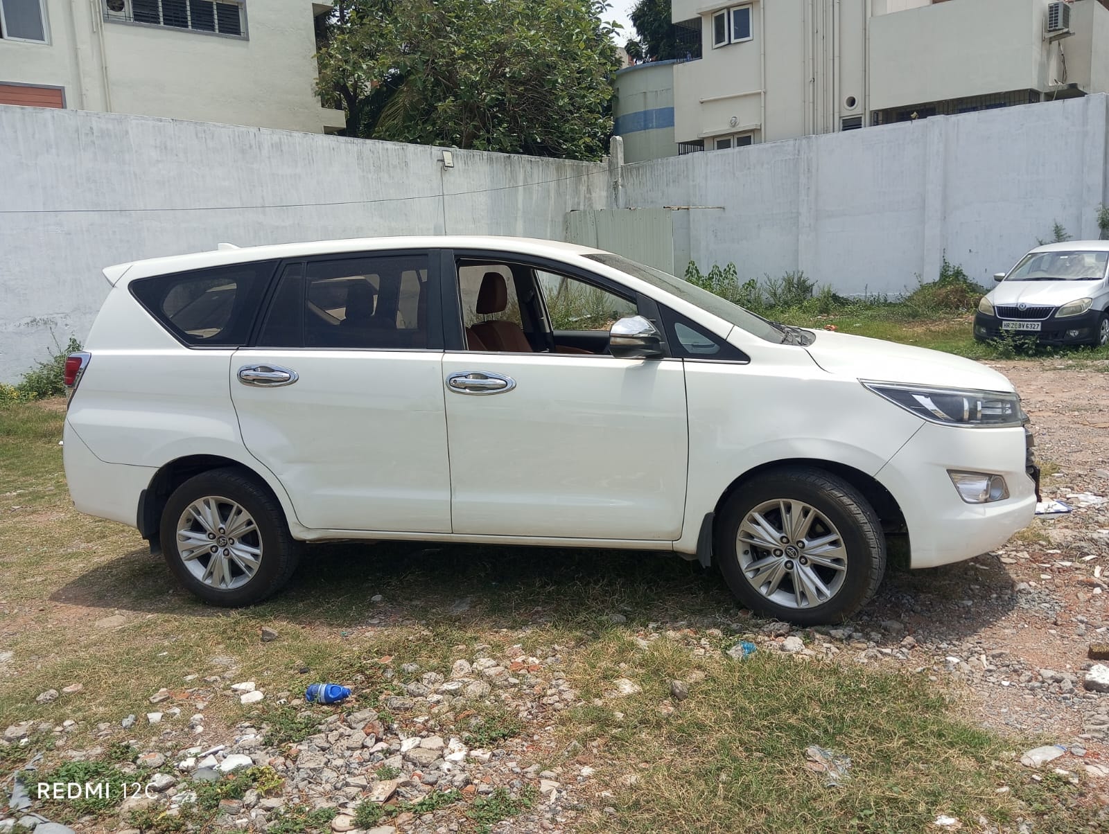 View 2016 Toyota Innova Crysta 2.8 Z 7 STR Image 6 Used 2016 Toyota Innova Crysta 2.8 Z 7 STR Image 6
