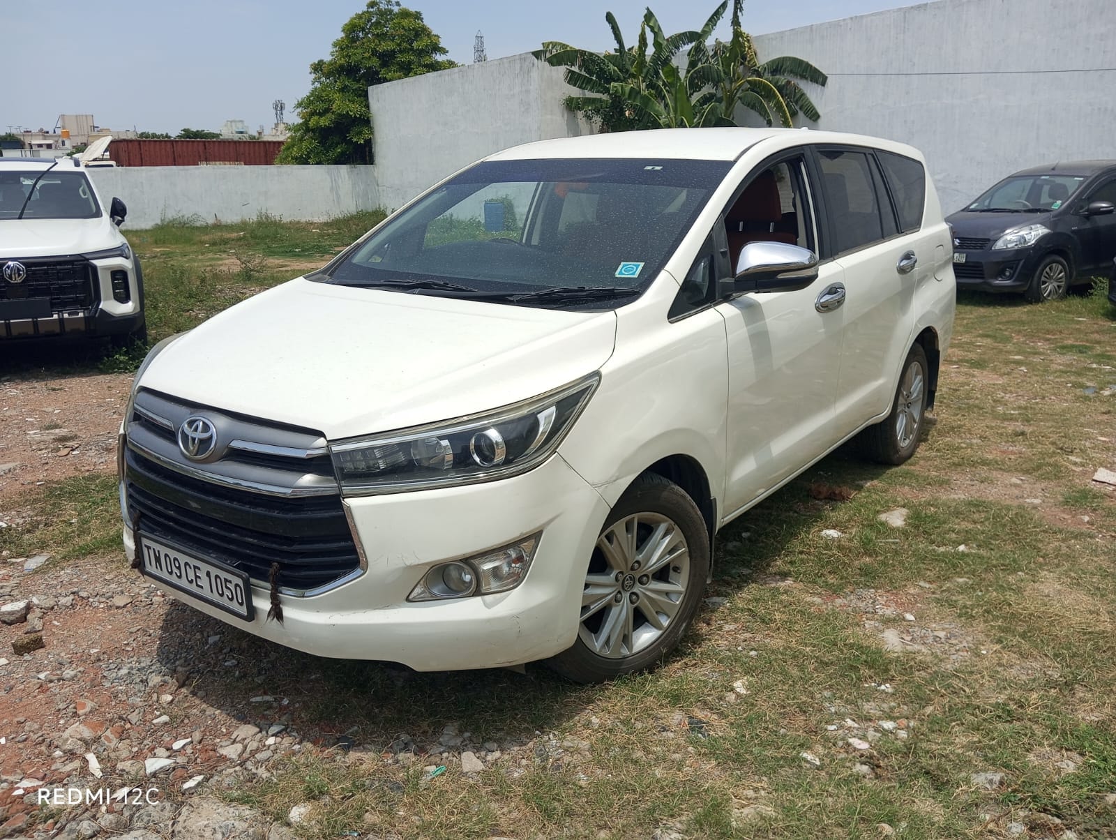 View 2016 Toyota Innova Crysta 2.8 Z 7 STR Image 1 Used 2016 Toyota Innova Crysta 2.8 Z 7 STR Image 1