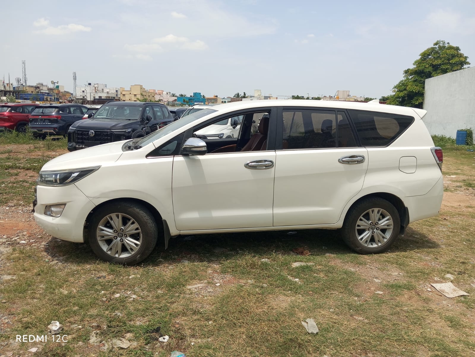 View 2016 Toyota Innova Crysta 2.8 Z 7 STR Image 4 Used 2016 Toyota Innova Crysta 2.8 Z 7 STR Image 4