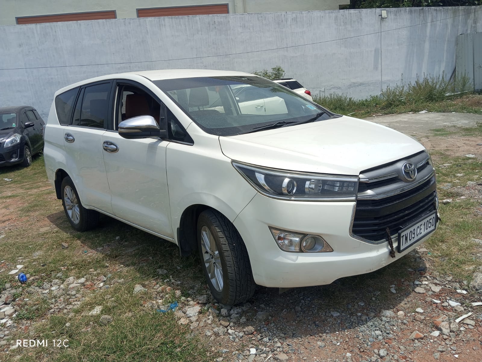 View 2016 Toyota Innova Crysta 2.8 Z 7 STR Image 10 Used 2016 Toyota Innova Crysta 2.8 Z 7 STR Image 10