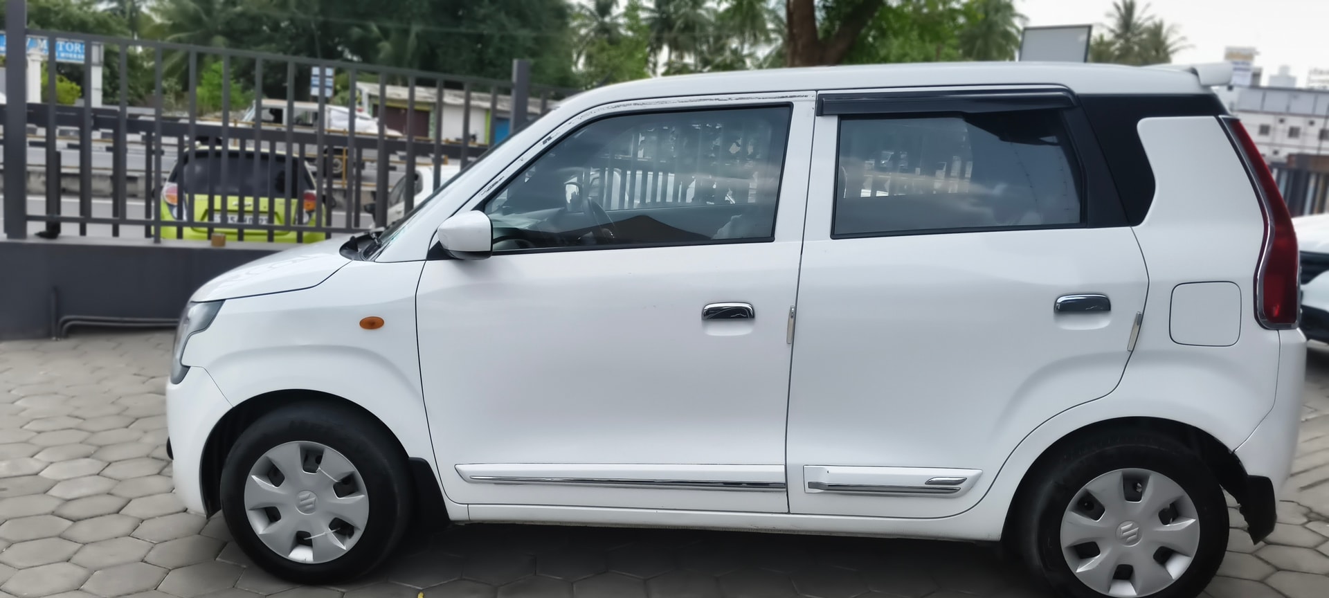 View 2022 Maruti Suzuki Wagon R VXI 1.0 Image 6 Used 2022 Maruti Suzuki Wagon R VXI 1.0 Image 6