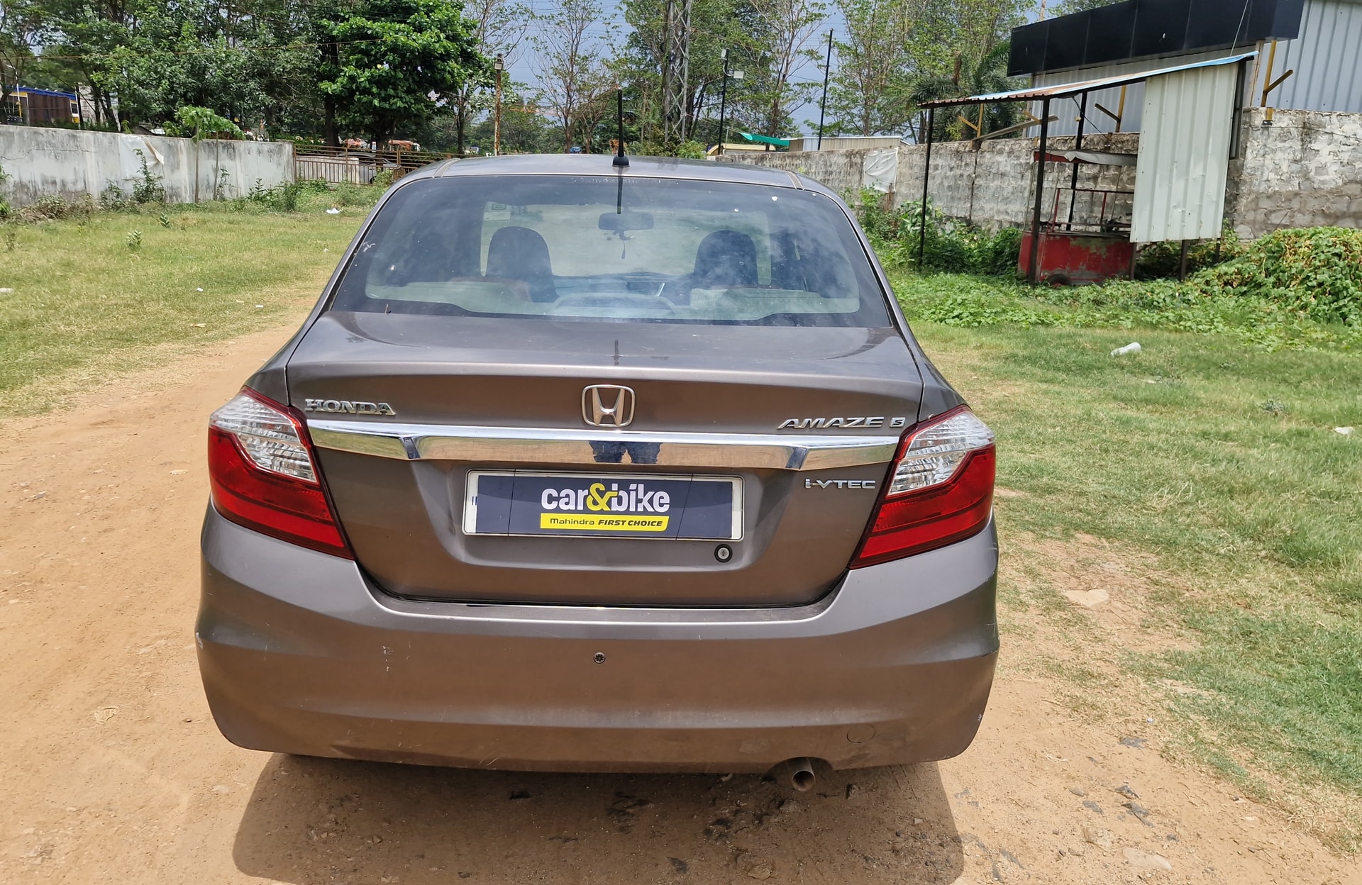 View 2017 Honda Amaze S MT Petrol BS IV Image 4 Used 2017 Honda Amaze S MT Petrol BS IV Image 4