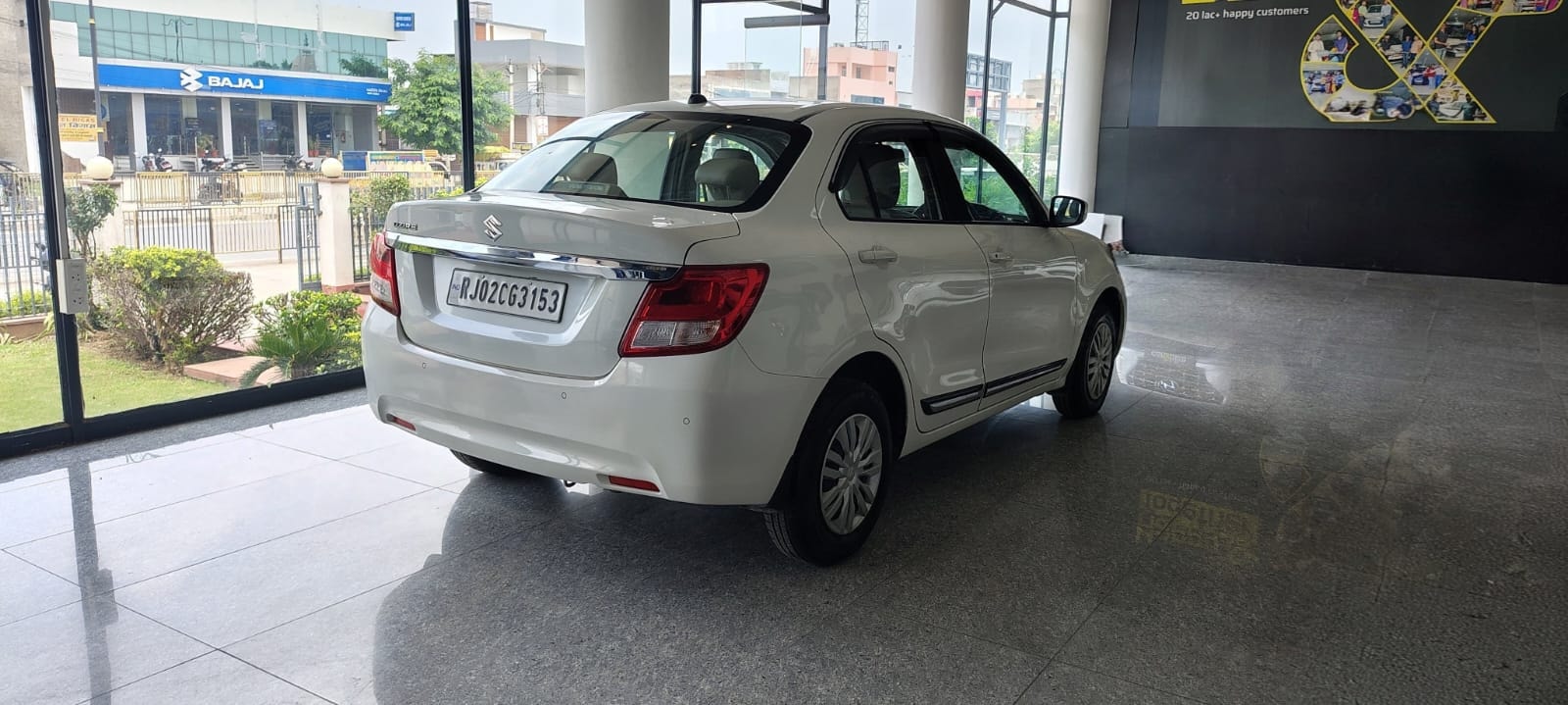 View 2022 Maruti Suzuki Dzire VXI CNG Image 10 Used 2022 Maruti Suzuki Dzire VXI CNG Image 10