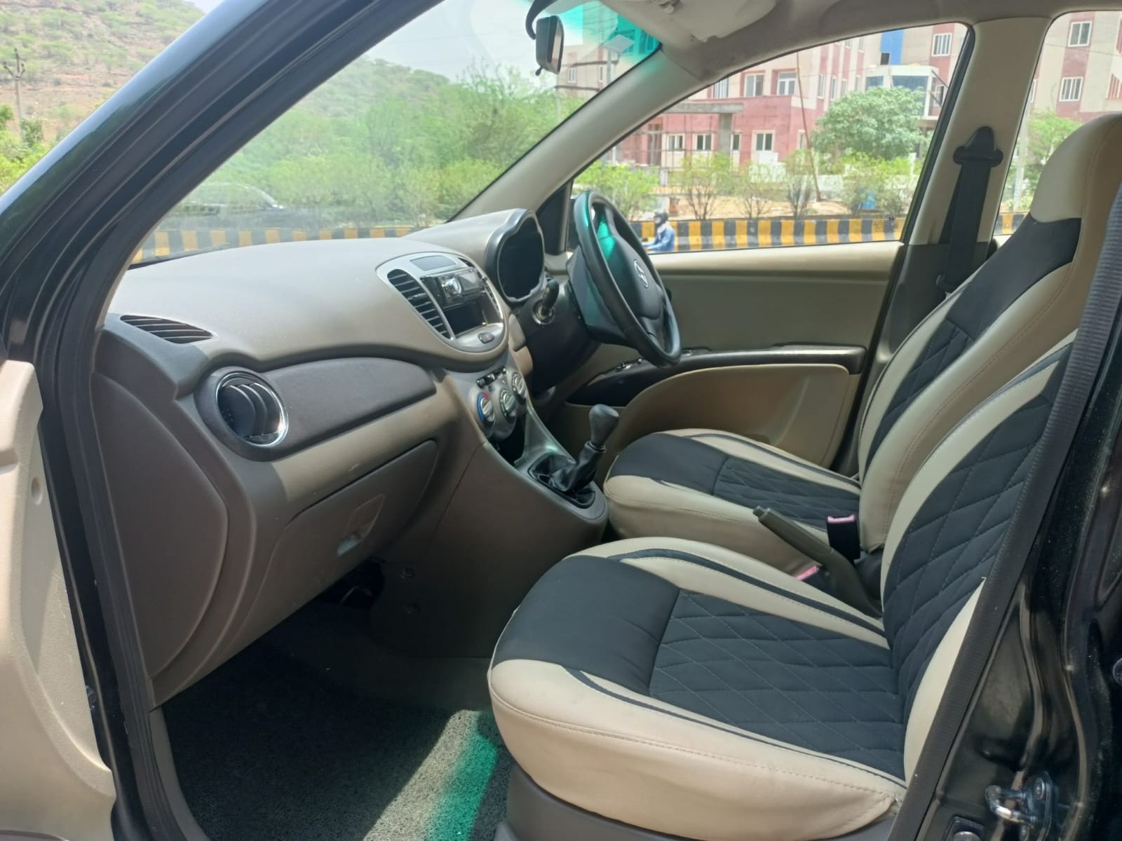 View 2018 Hyundai New Santro Era Petrol Image 13 Used 2018 Hyundai New Santro Era Petrol Image 13