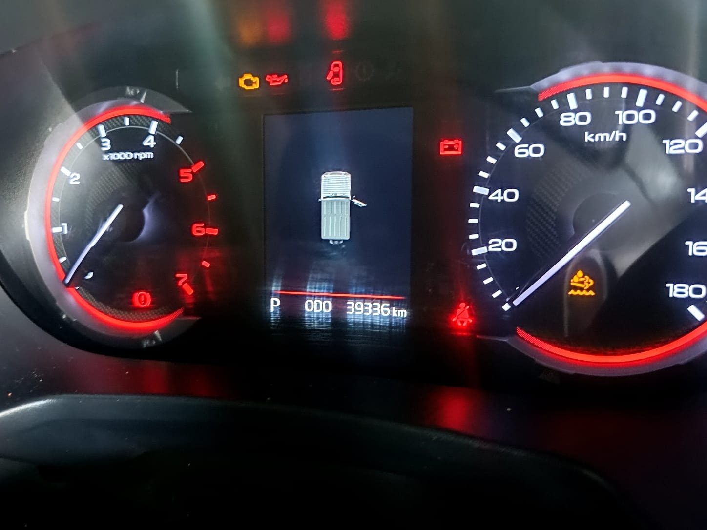View 2022 Mahindra Thar LX Automatic 4 Seater Hard Top Diesel Image 3 Used 2022 Mahindra Thar LX Automatic 4 Seater Hard Top Diesel Image 3