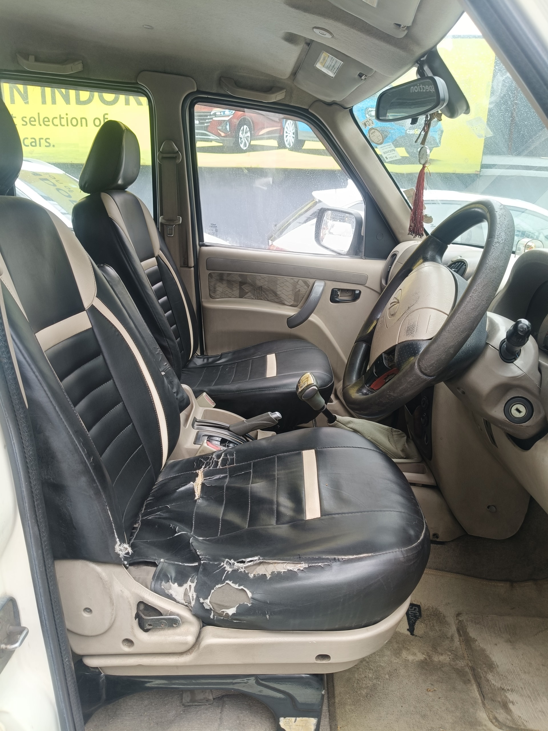 View 2011 Mahindra Scorpio VLX 2WD BS4 Image 3 Used 2011 Mahindra Scorpio VLX 2WD BS4 Image 3