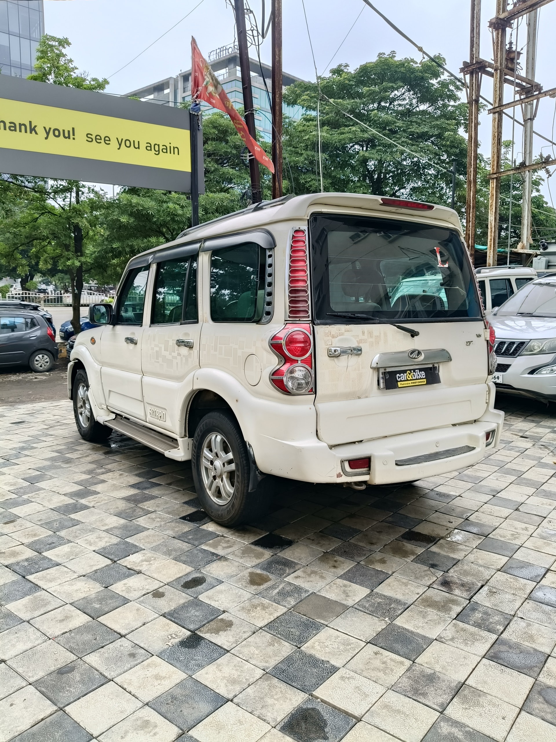 View 2014 Mahindra Scorpio VLX 2WD BS4 Airbag Image 9 Used 2014 Mahindra Scorpio VLX 2WD BS4 Airbag Image 9