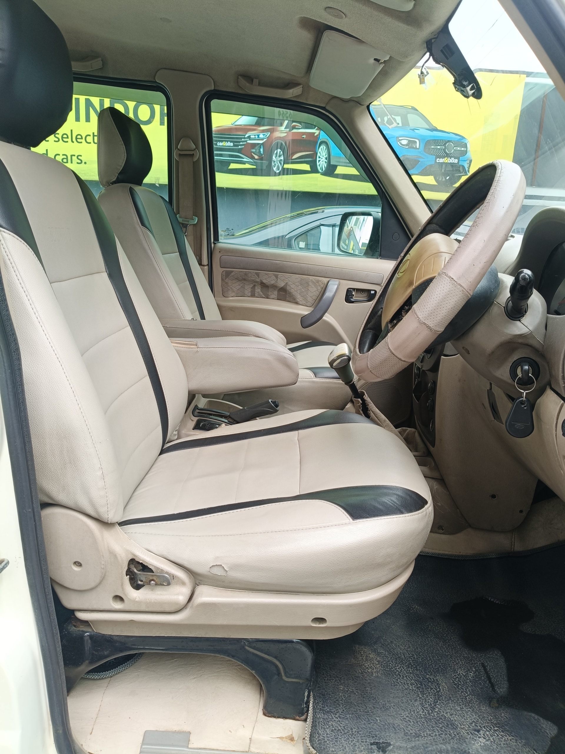 View 2014 Mahindra Scorpio VLX 2WD BS4 Airbag Image 3 Used 2014 Mahindra Scorpio VLX 2WD BS4 Airbag Image 3