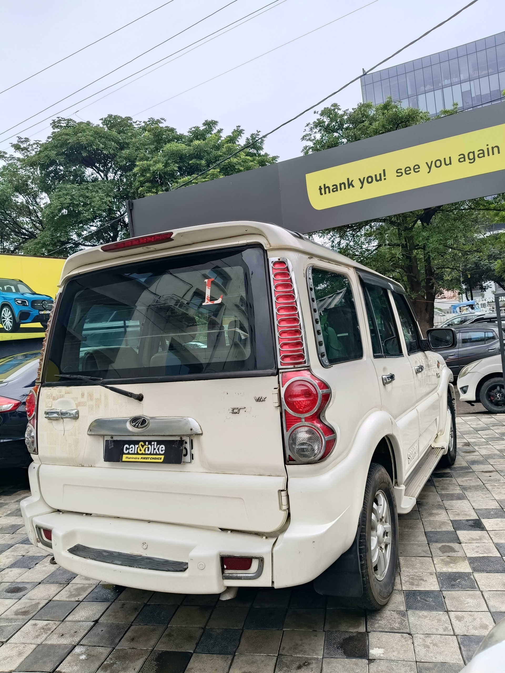 View 2014 Mahindra Scorpio VLX 2WD BS4 Airbag Image 12 Used 2014 Mahindra Scorpio VLX 2WD BS4 Airbag Image 12
