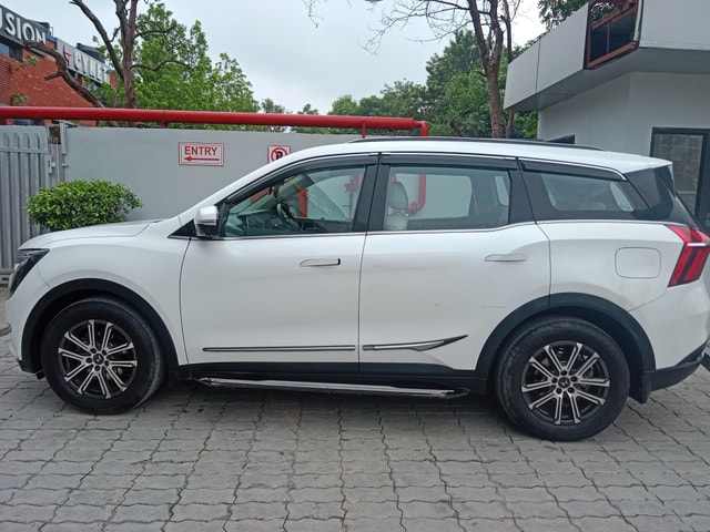 View Mahindra XUV700 Image 6 Used Mahindra XUV700 Image 6