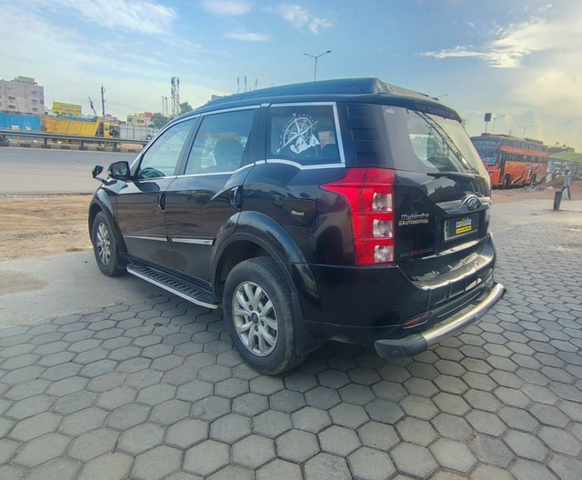 View Mahindra XUV500 Image 7 Used Mahindra XUV500 Image 7