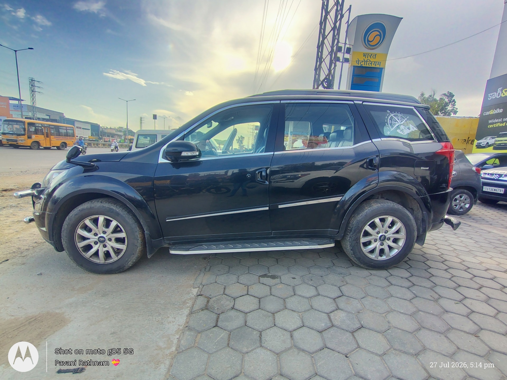 View 2017 Mahindra XUV500 W10 FWD AT Image 4 Used 2017 Mahindra XUV500 W10 FWD AT Image 4