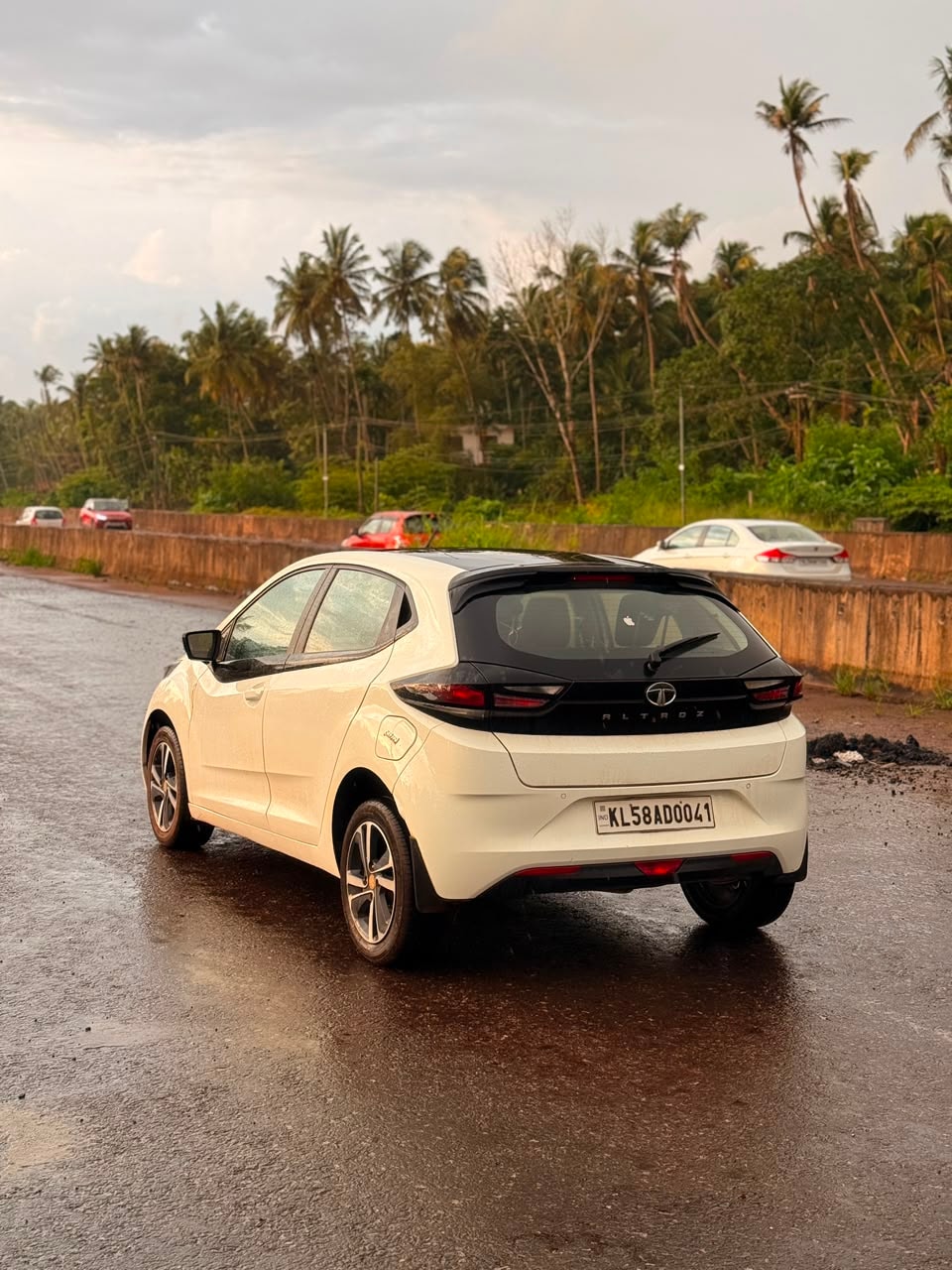 View 2020 Tata Altroz XZ Petrol Image 3 Used 2020 Tata Altroz XZ Petrol Image 3