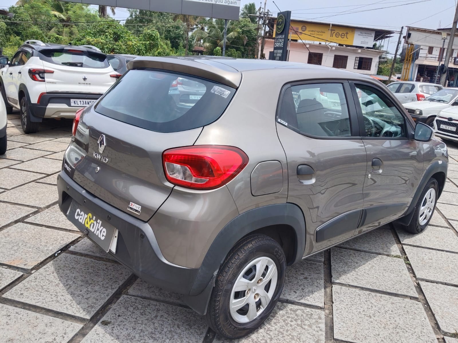 View 2018 Renault Kwid RXT 1.0 AMT Driver Airbag Option Image 14 Used 2018 Renault Kwid RXT 1.0 AMT Driver Airbag Option Image 14