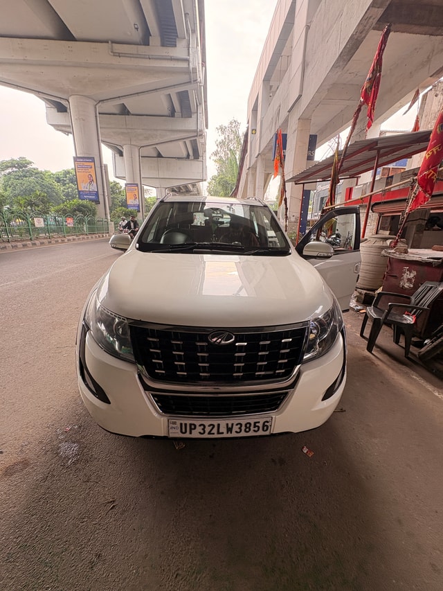 View Mahindra XUV500 Image 1 Used Mahindra XUV500 Image 1