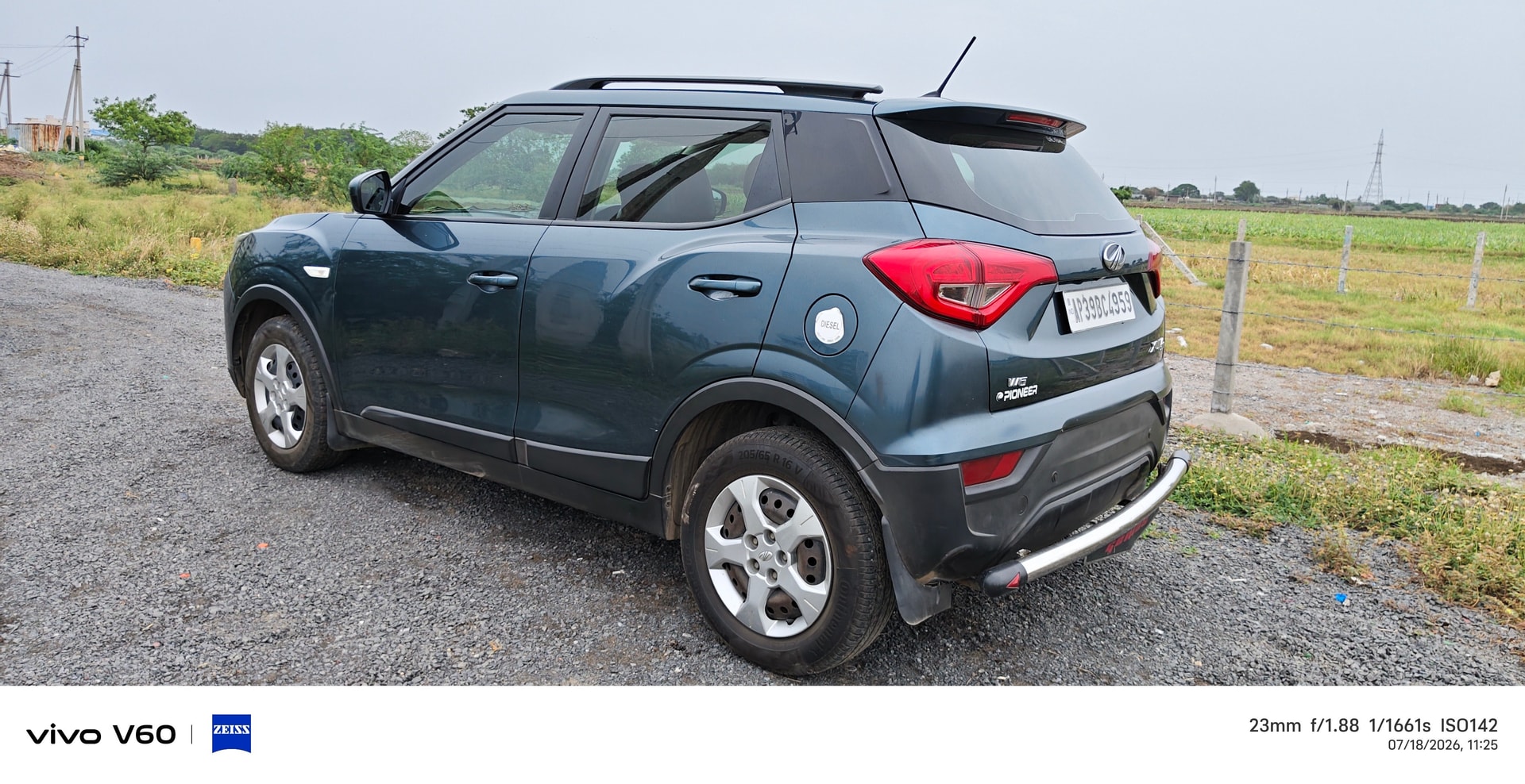 View 2019 Mahindra XUV300 W6 Diesel BS IV Image 6 Used 2019 Mahindra XUV300 W6 Diesel BS IV Image 6